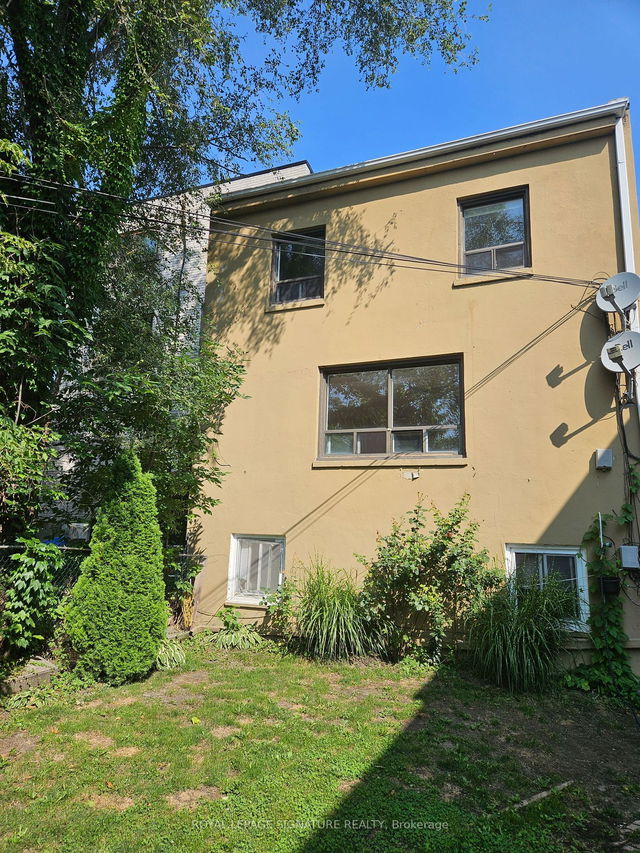 Upper - 3775 Lake Shore Boulevard
