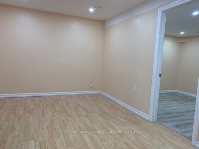 Bsmt - 5951 Mersey St, Mississauga, L5V 1W1 | Image 3