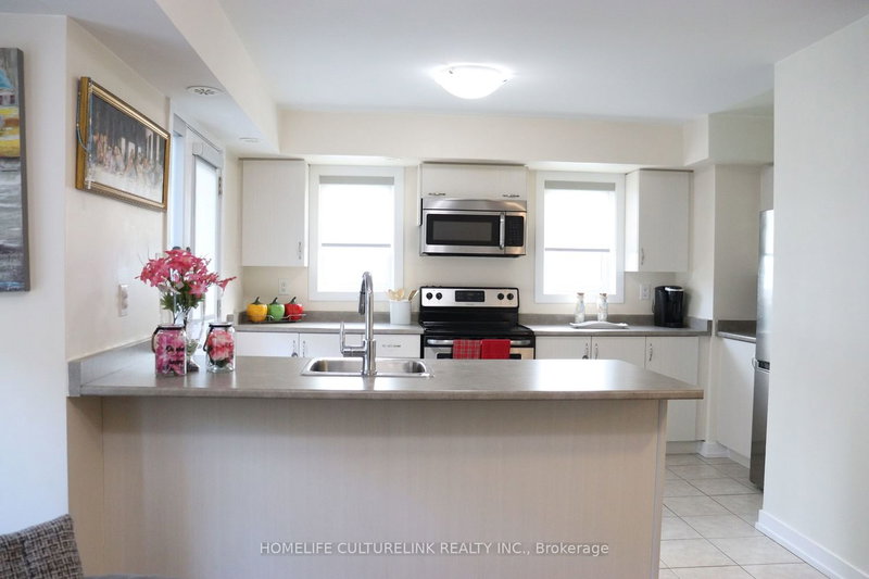 89 - 100 Parrotta Dr, Toronto, M9M 0B5 | Image 3