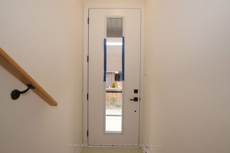 11 - 20 Knotsberry Circ, Brampton, L6Y 6G1 | Image 2