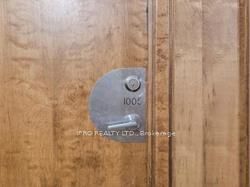 1005 - 3880 Duke Of York Blvd, Mississauga, L5B 4M7 | Image 3