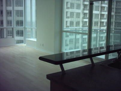 1909 - 3939 Duke Of York Blvd, Mississauga, L5B4N2 | Image 3