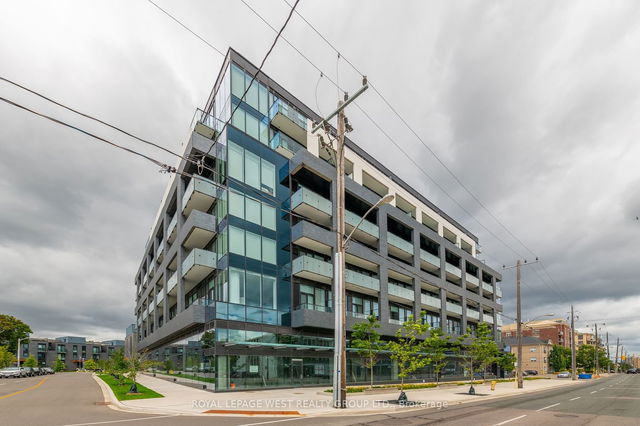 415 - 4208 Dundas Street