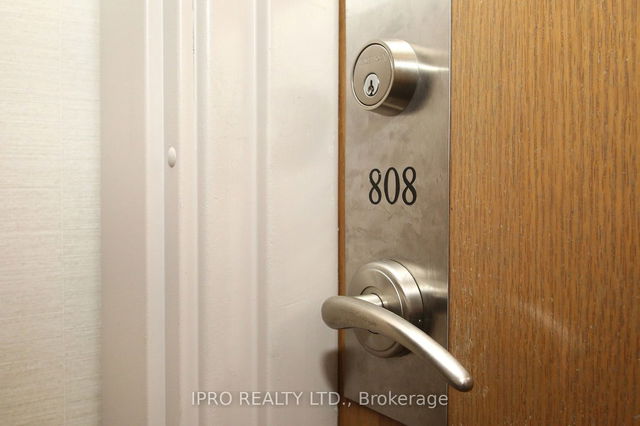 808 - 1 Hickory Tree Road