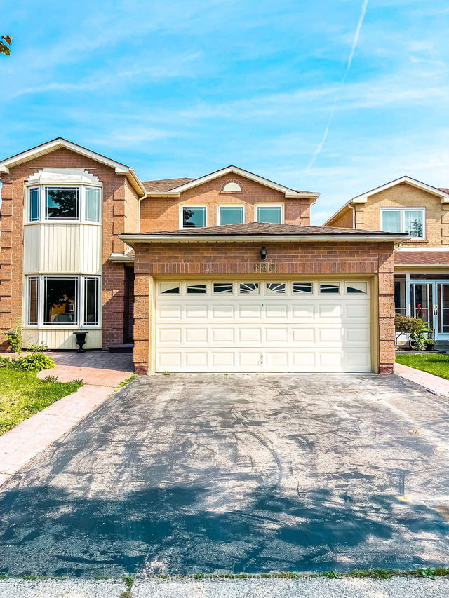 680 Savoy Crescent