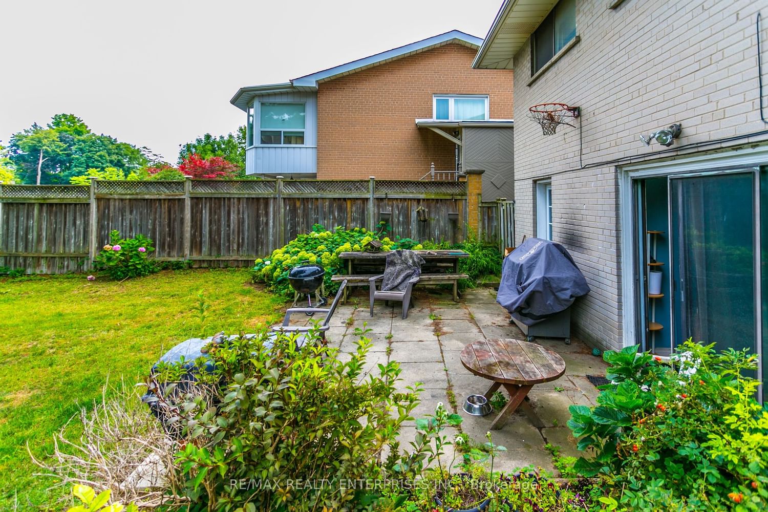 Listing Image 6