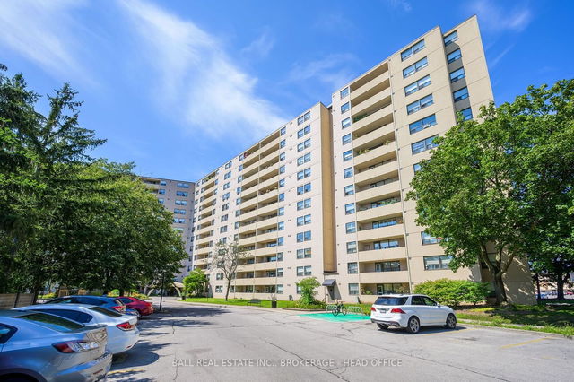 905 - 700 DYNES Road