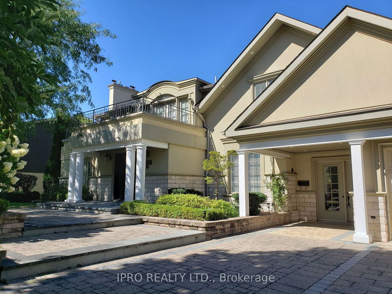 2197 Courrier Lane, Mississauga, L5C 1V1 | Image 2