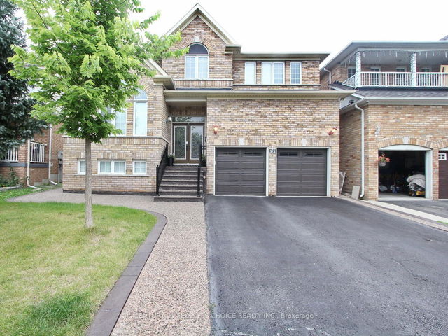 32 Dunvegan Crescent