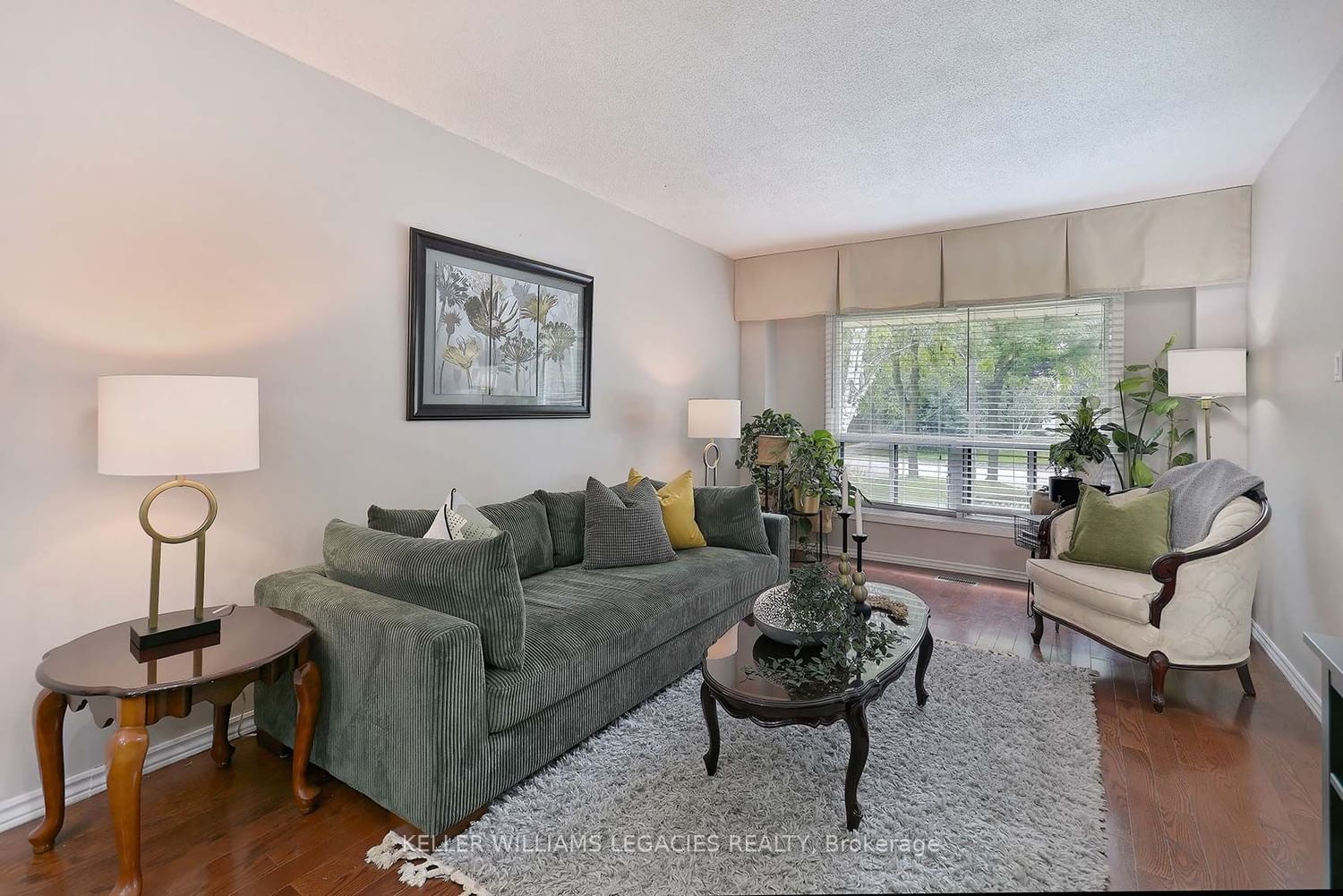 Listing Image 7
