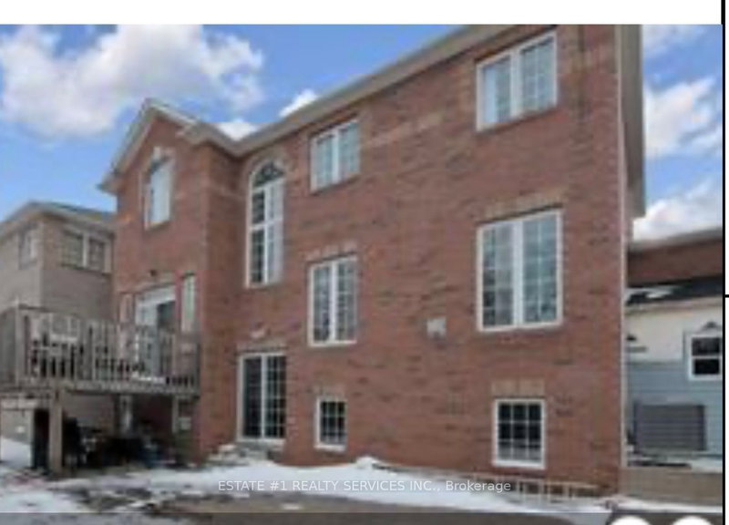 32 River Rock Crt, Brampton, L7A 2N9 | Image 2