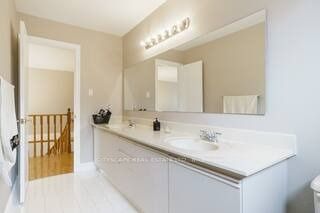 4562 Penhallow Rd, Mississauga, L5V 1E8 | Image 3