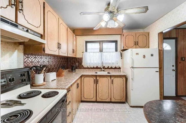 24 Huronia Court