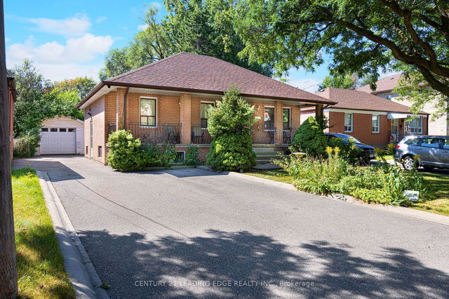 11 YORKDALE Crescent