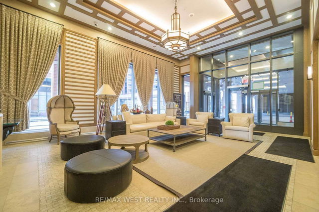 401 - 800 lawrence Avenue