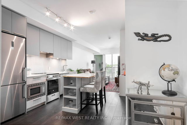 315 - 4208 Dundas Street