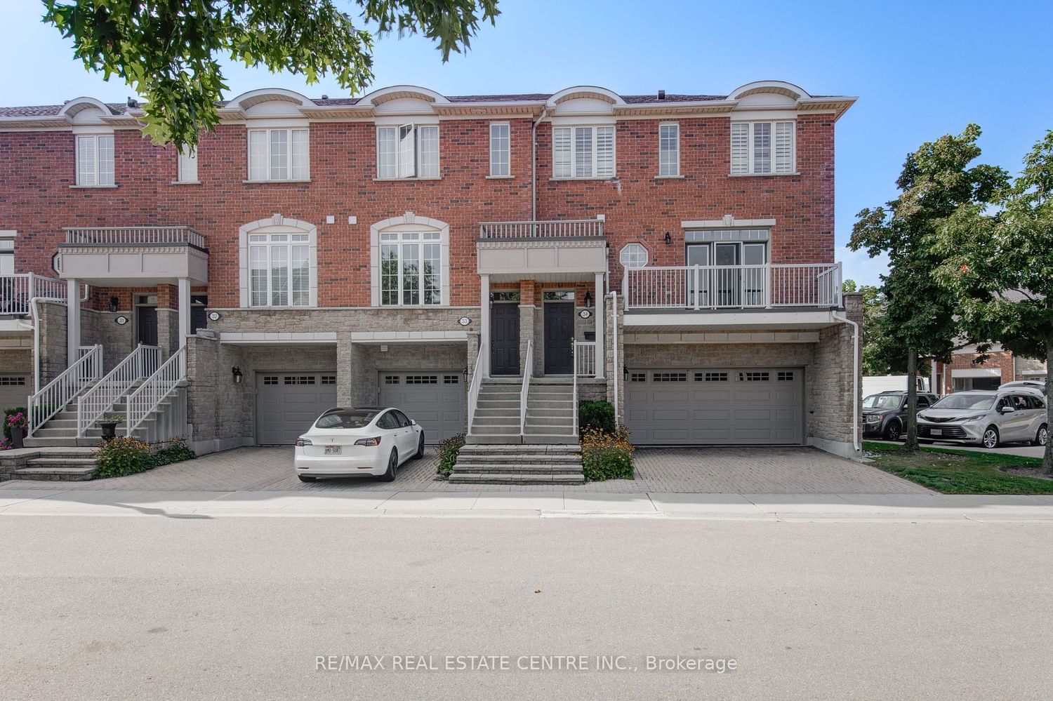 Townhouse leased at 34-1169 Dorval Drive, Oakville, Glen Abbey, L6M 4V7 - MLS: W6792160