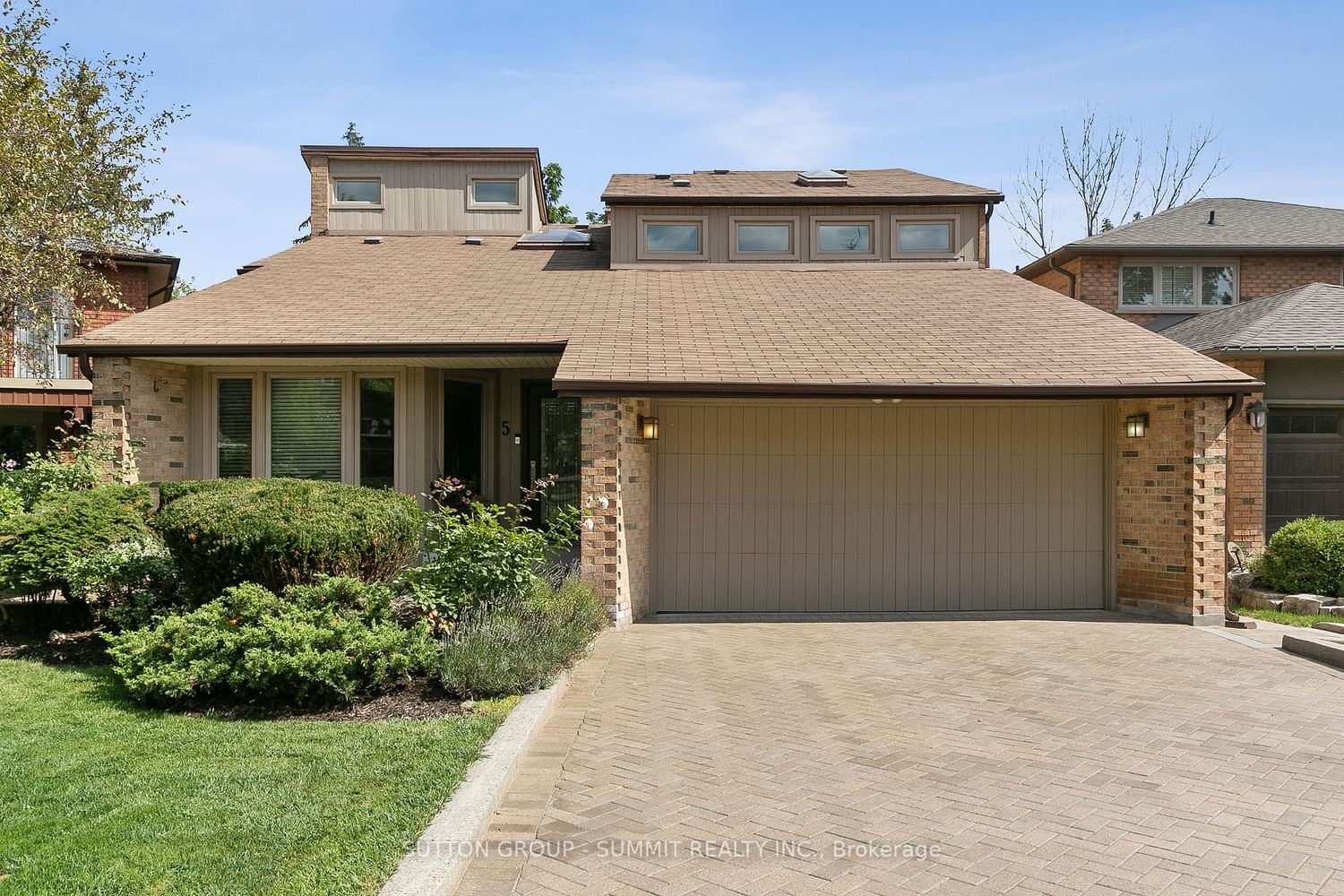 Detached House sold at 5 Esposito Court, Toronto, Eringate-Centennial-West Deane, M9C 5H6 - MLS: W6794412