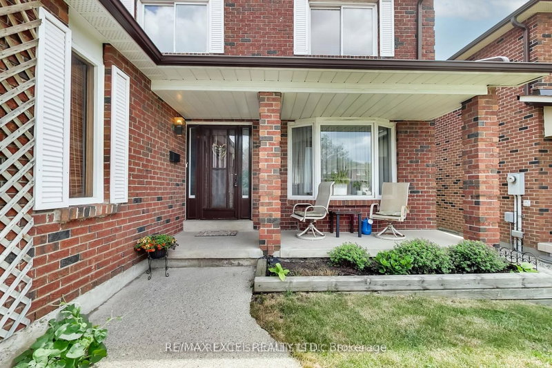 1474 Bough Beeches Blvd, Mississauga, L4W 2B9 | Image 2