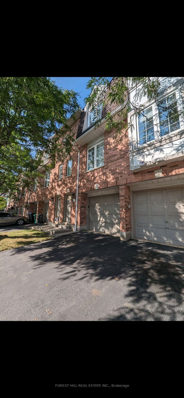 18 - 1525 South Parade Court