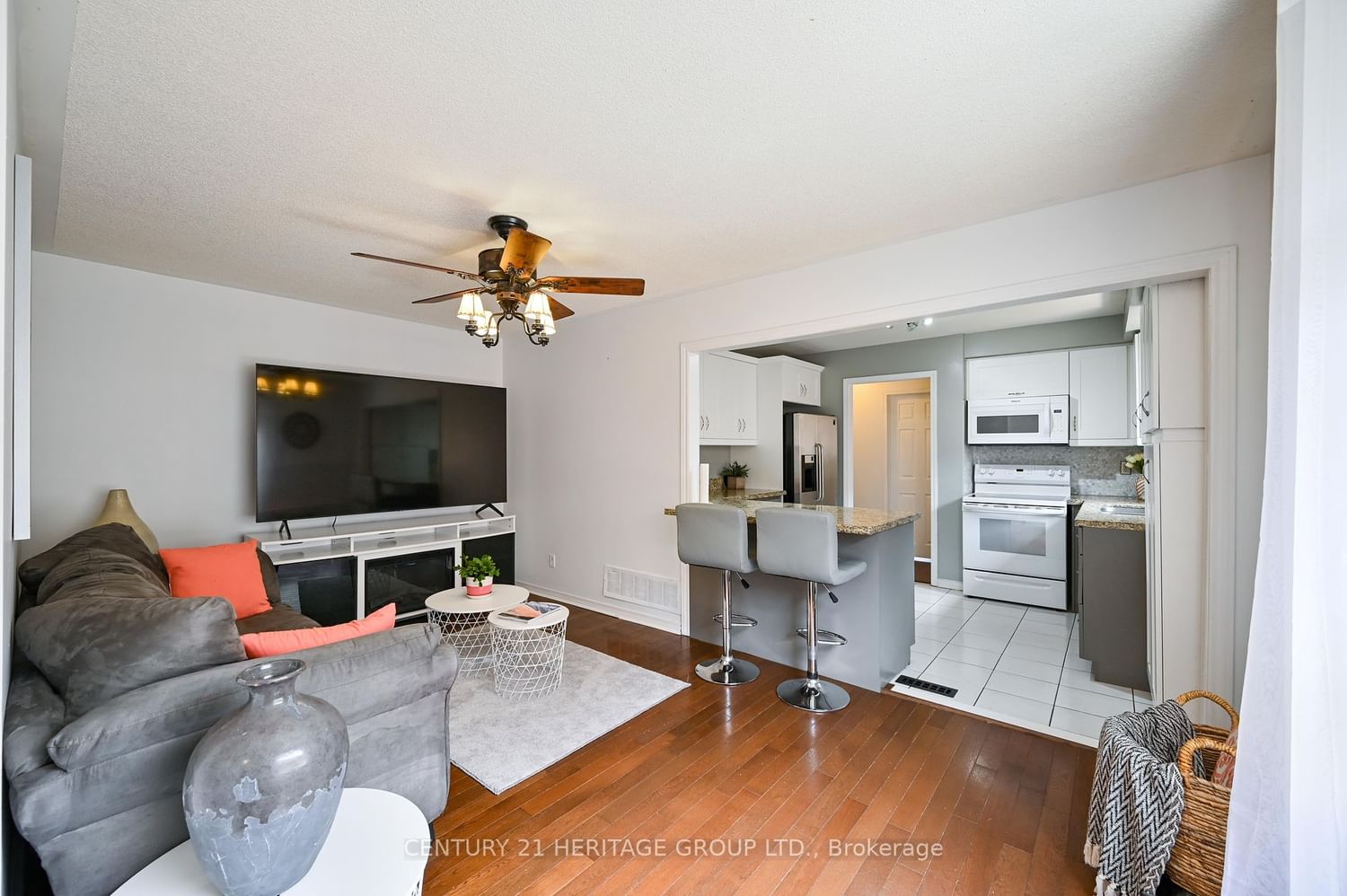 Listing Image 7