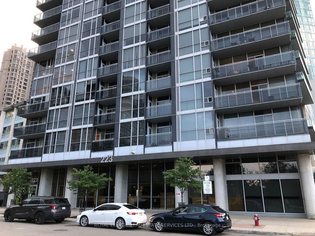 404 - 223 Webb Drive