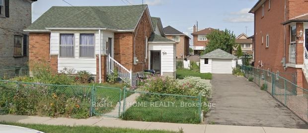 22 Maple Bush Avenue