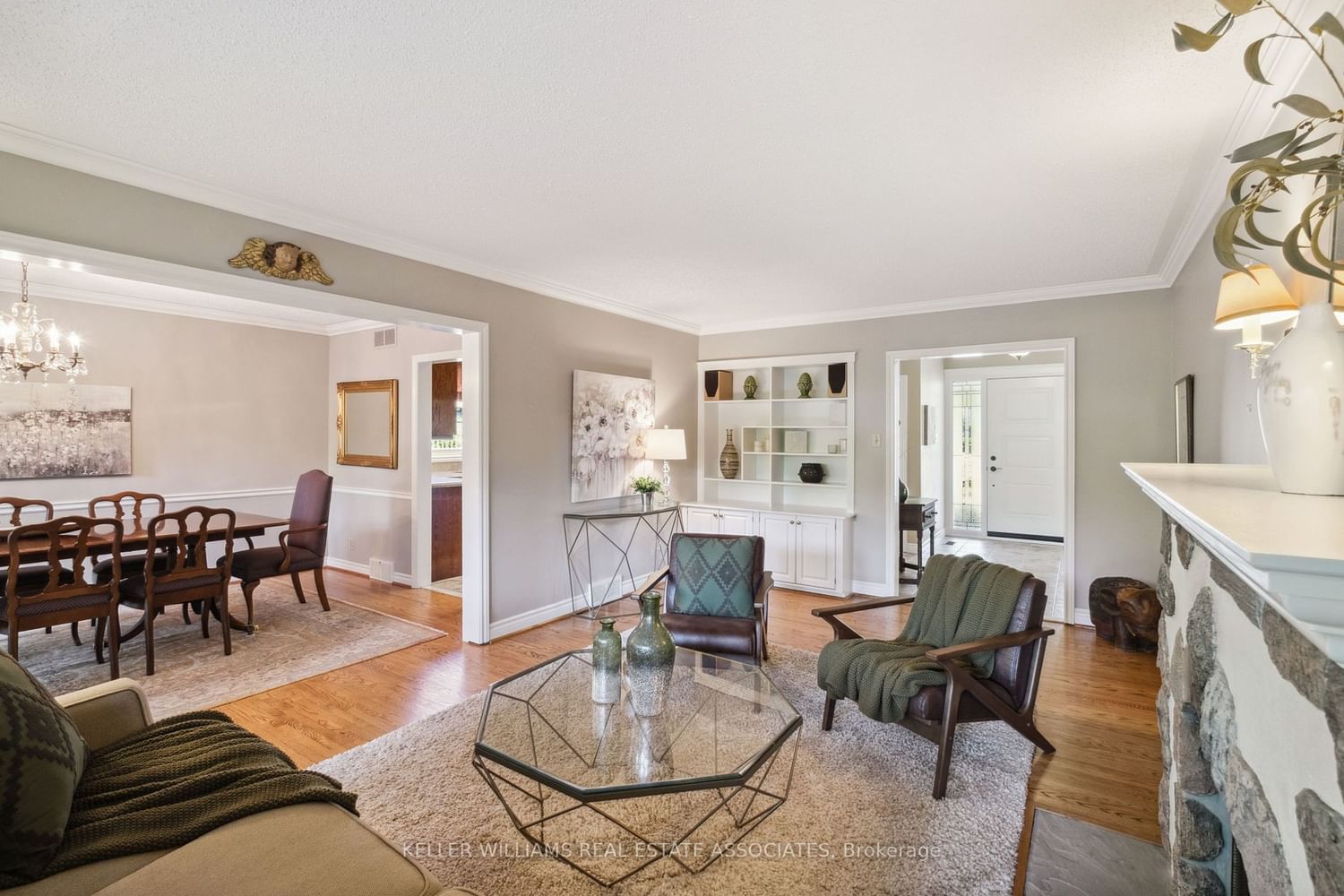 Listing Image 6