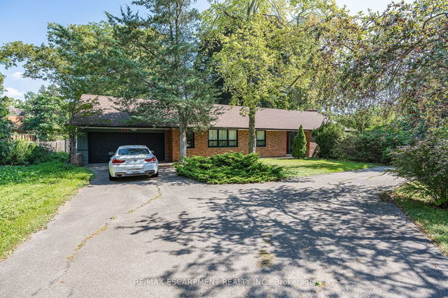 415 Country Club Crescent