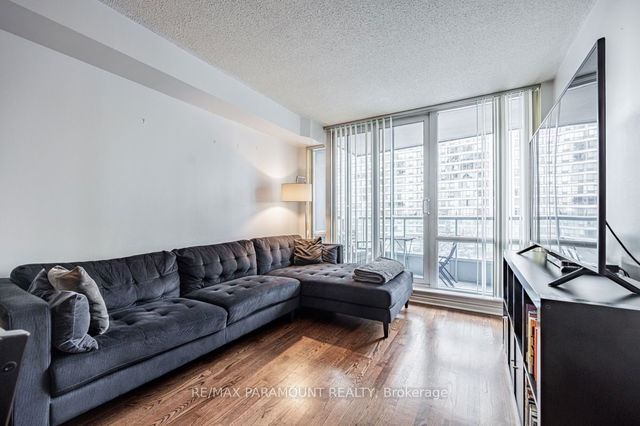 406 - 1 Elm Drive