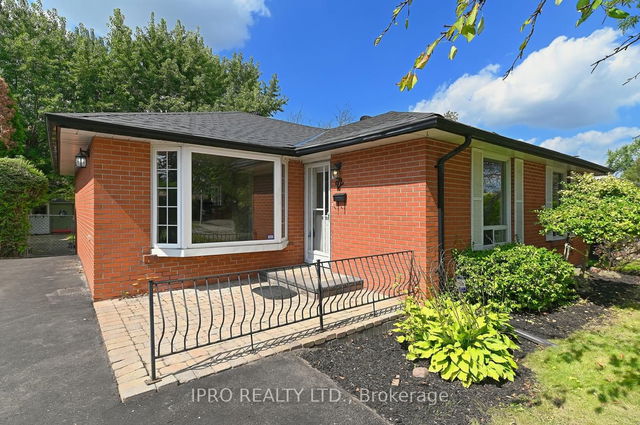 22 Dunster Crescent