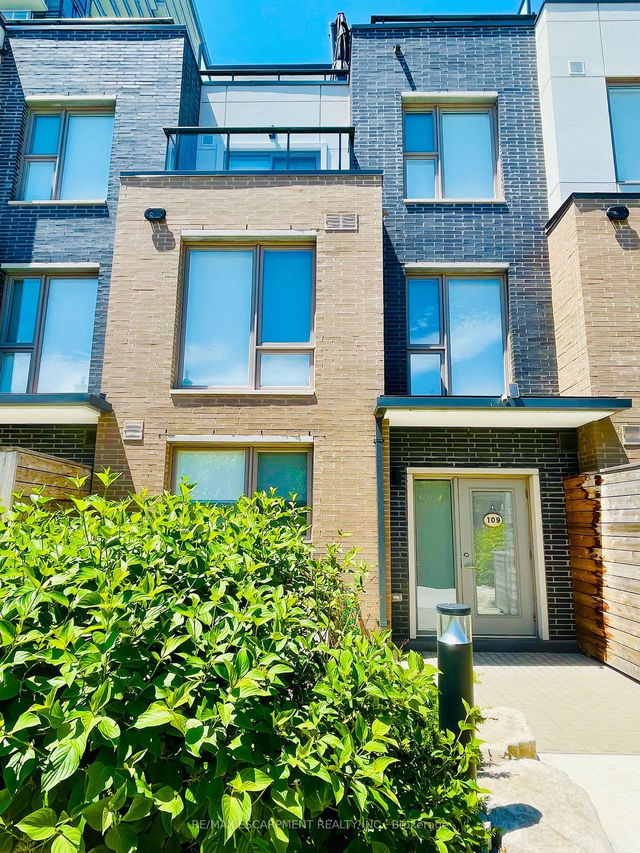 109 - 2530 Eglinton Avenue