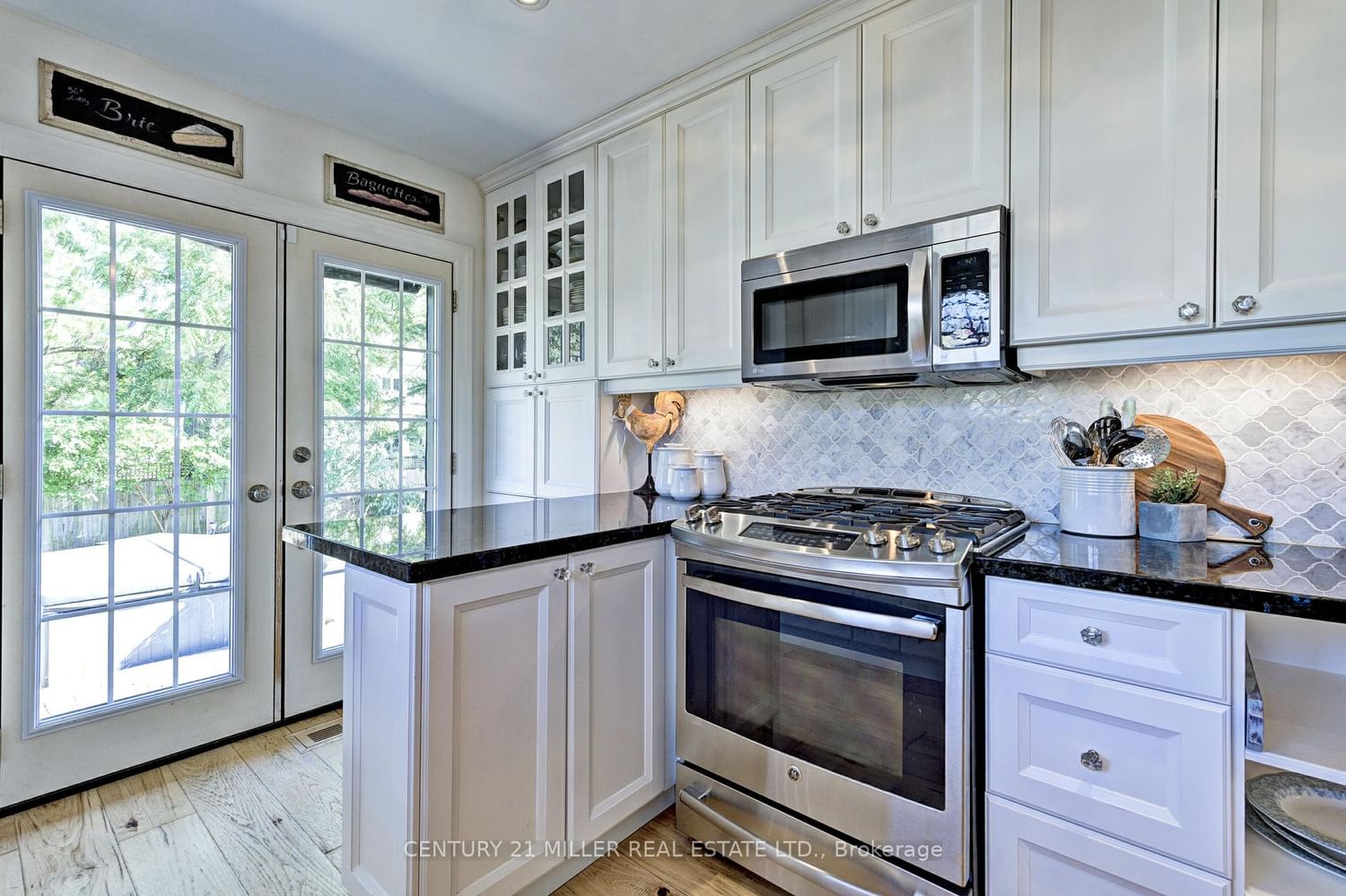 Listing Image 8
