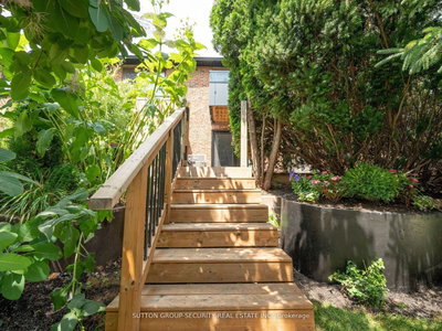 Townhouse sold at 39-51 Broadfield Drive, Toronto, Ontario, M9C 2A5 - Markland Wood - MLS: W6800690
