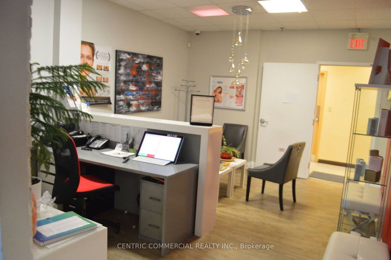 203 - 1900 Dundas St E, Mississauga, L4X 1L9 | Image 2