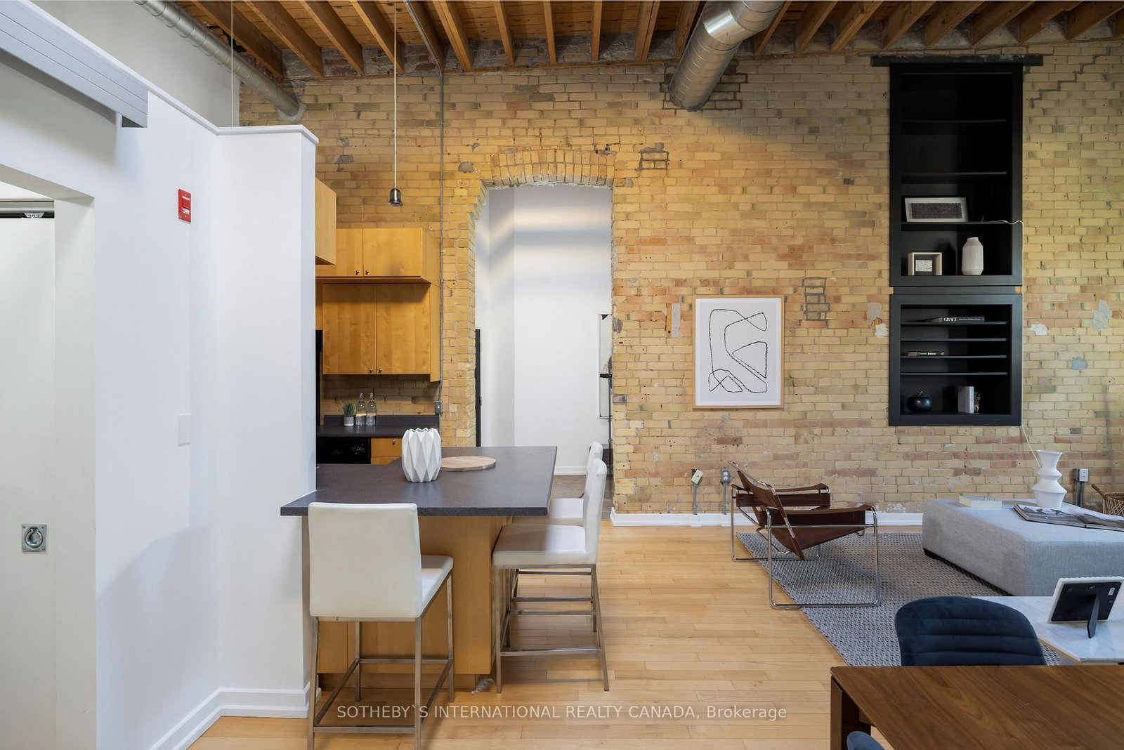 Listing Image 7