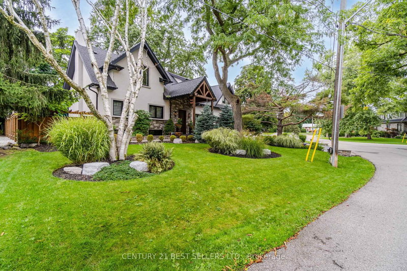 1031 Welwyn Dr, Mississauga, L5J 3J2 | Image 3