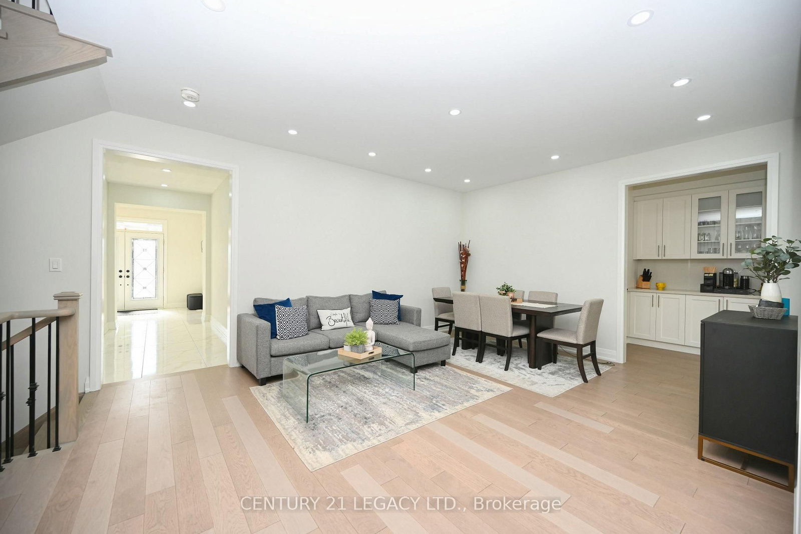 Listing Image 7