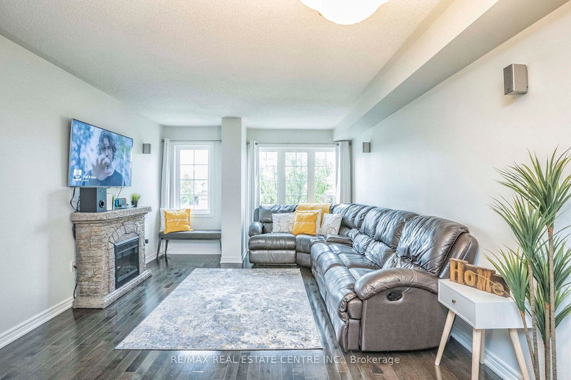 29 Peach Dr, Brampton, L6R 0W5 | Image 3