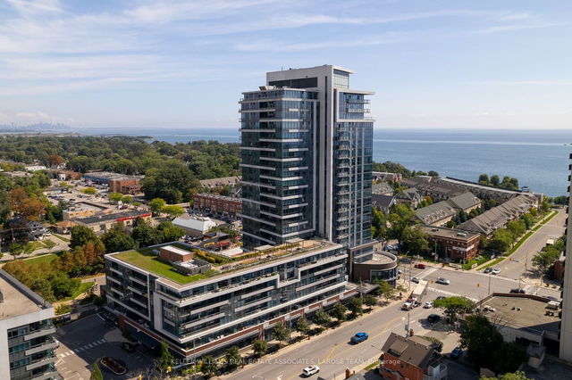 1302 - 1 Hurontario Street