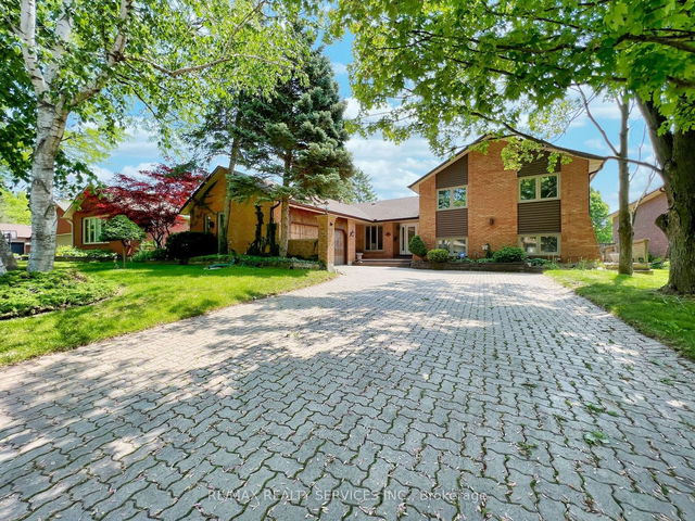 6 Broomfield Court