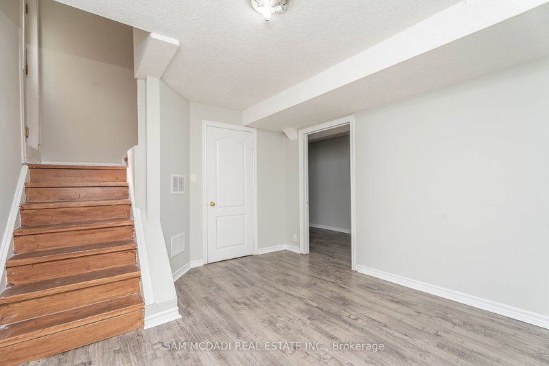 (Lower) - 5914 Long Valley Rd, Mississauga, L5M 6J6 | Image 2