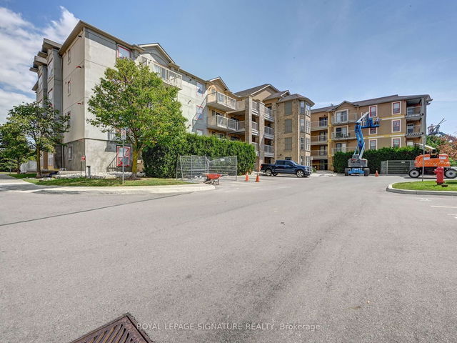 206 - 1440 Bishops Gate