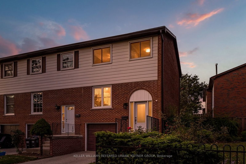 10 - 2445 Homelands Dr, Mississauga, L5K 2C6 | Image 2