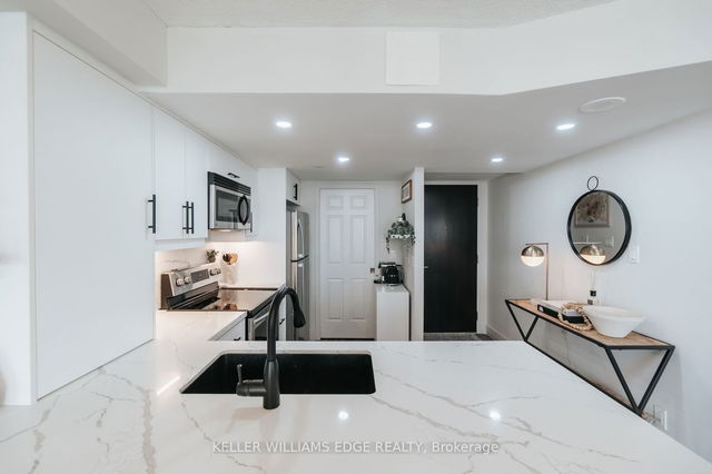 1013 - 55 Kingsbridge Garden Circle