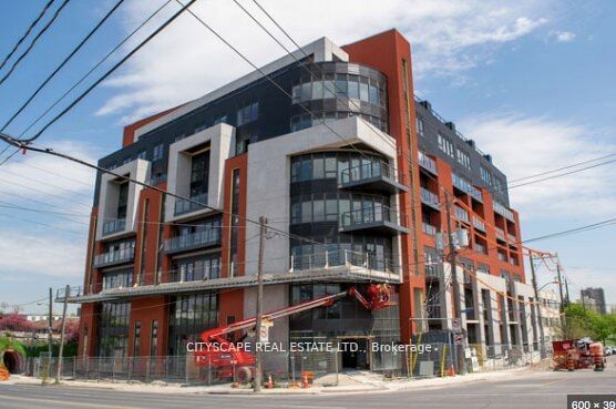 809 - 2443 Dufferin Street