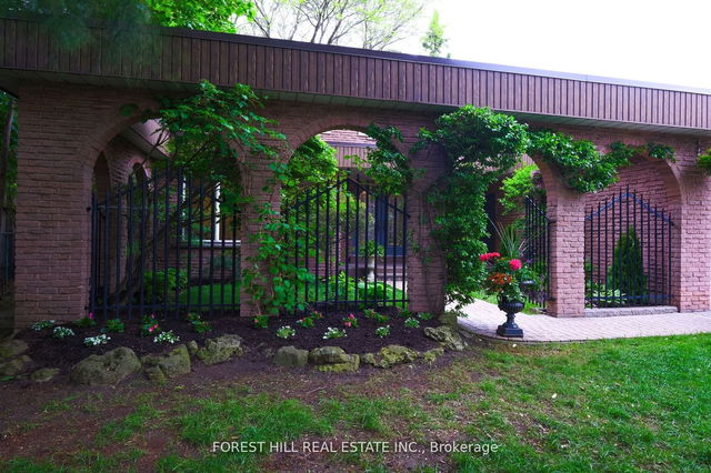 216 Chantenay Drive