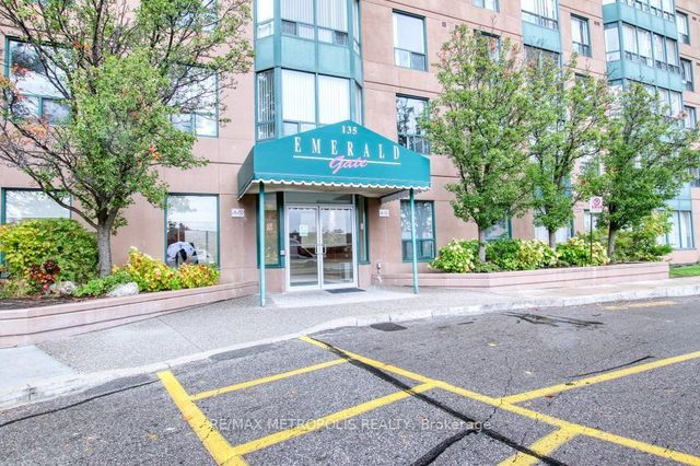 1813 - 135 Hillcrest Avenue