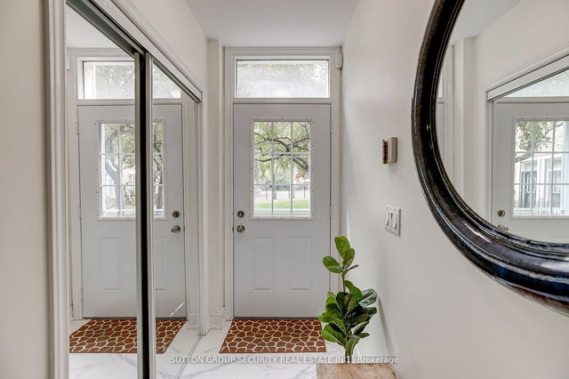 13 Bijou Walk