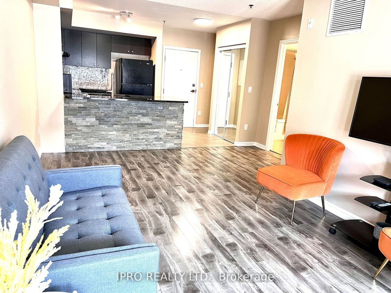 101 - 60 Baycliffe Cres, Brampton, L1P 1W7 | Image 2